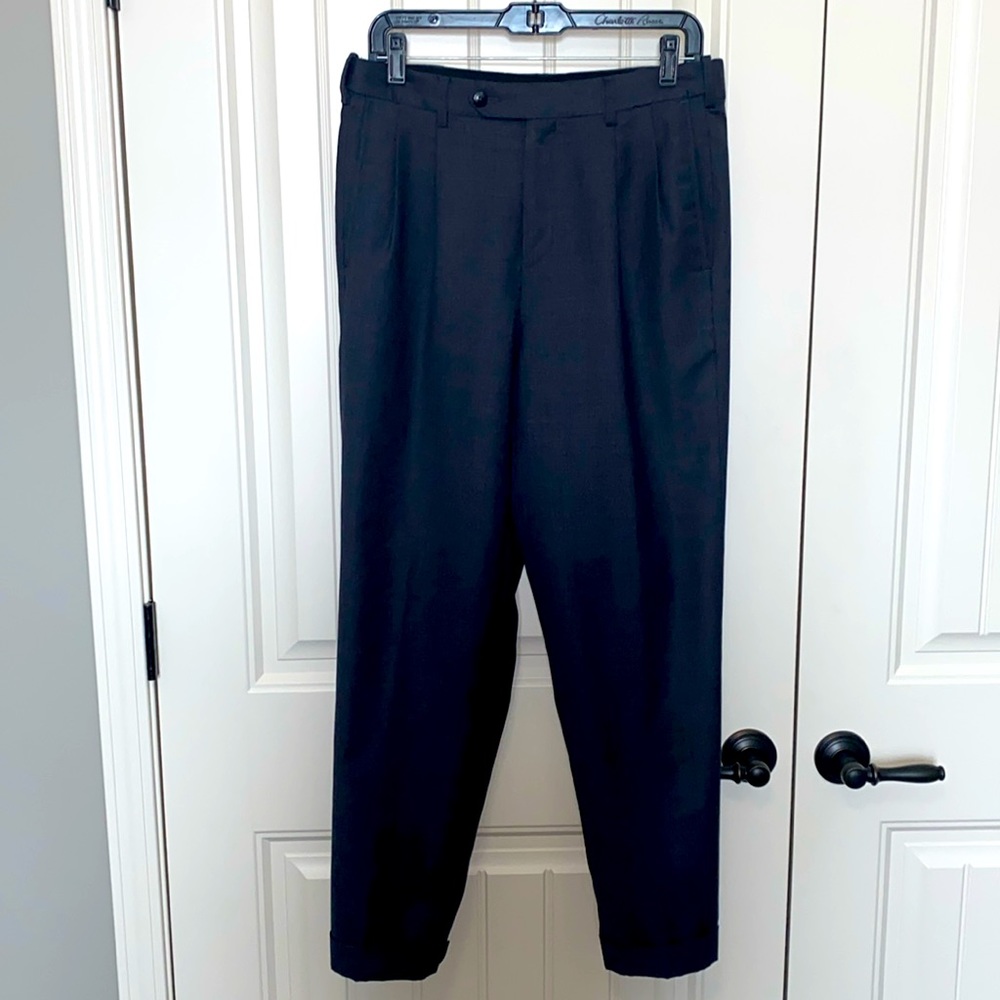 Men’s Roundtree & Yorke Dress Pants.
